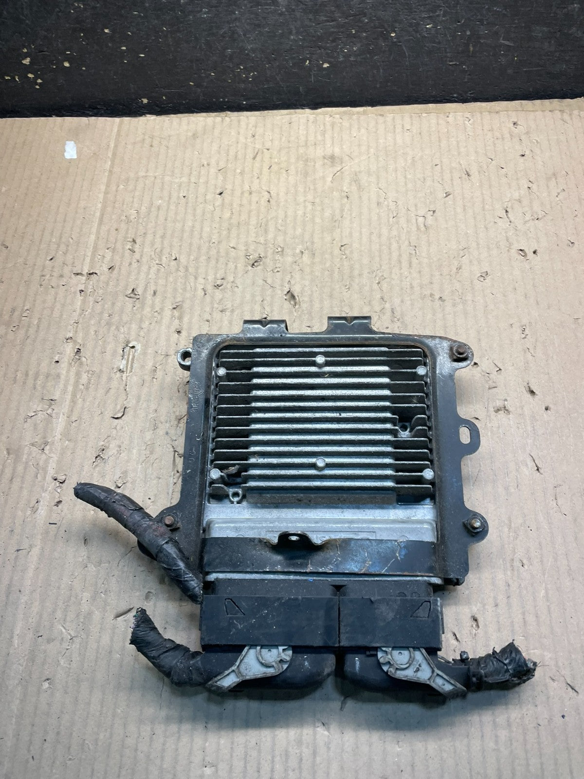 2007 to 2010 Dodge Caliber ECM Engine Computer Module ECU P68000111AC x0825 DG2