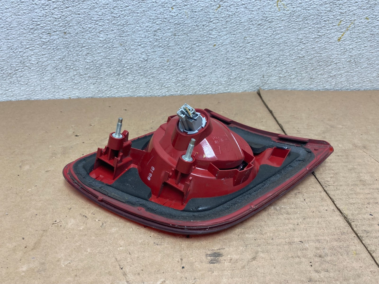 2004 2005 2006 Mazda 3 Sedan Right Passenger Side Tail Light inner OEM P2459 DW6