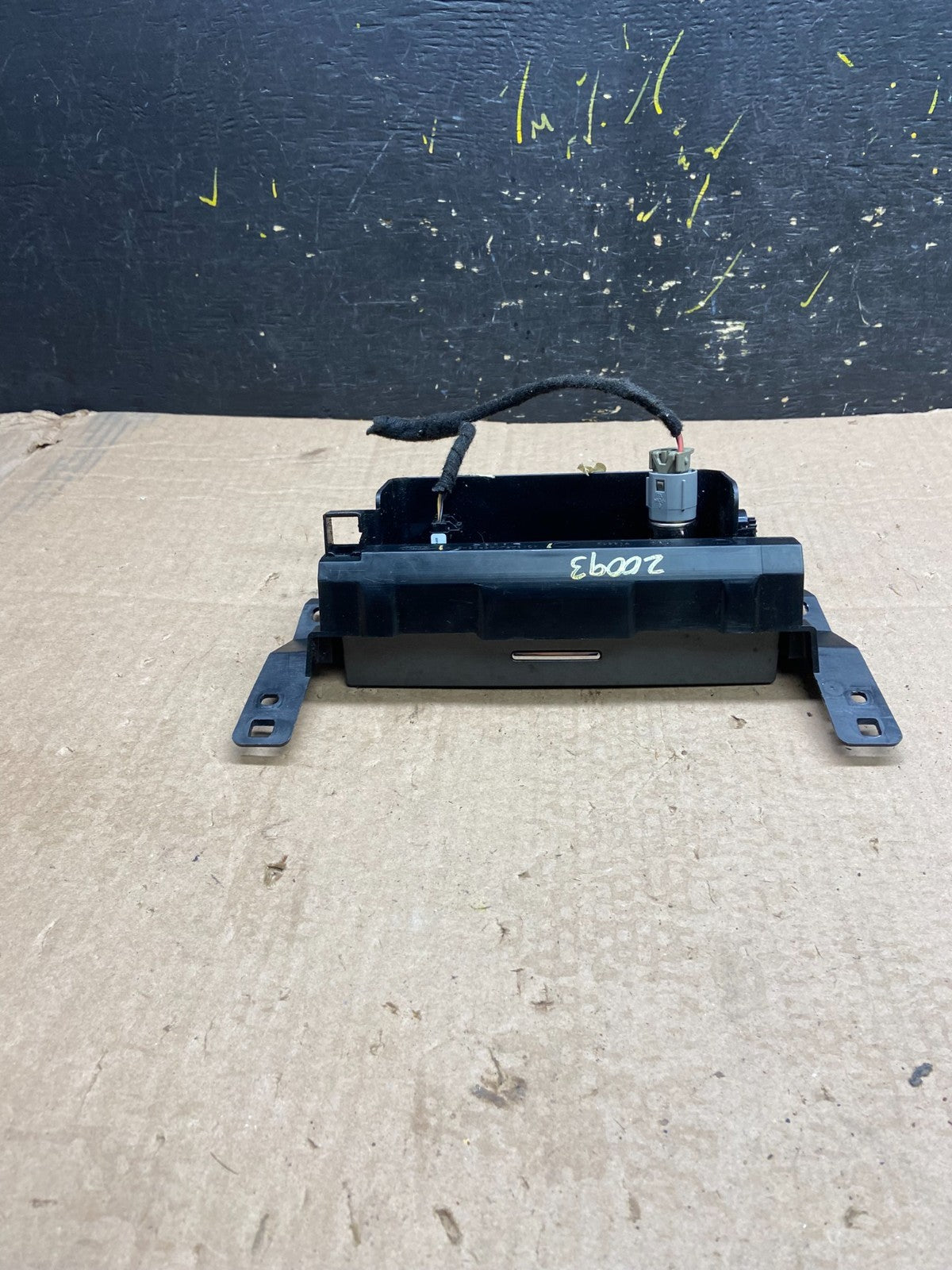 2010 to 2012 Ford Taurus Front Center Console Dashboard Center Storage z0093 DG5