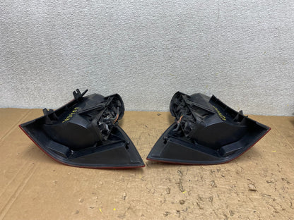 1998 1999 2000 2001 Mercedes ML320 ML-Class Left+Right Tail Lights V8400 DW11