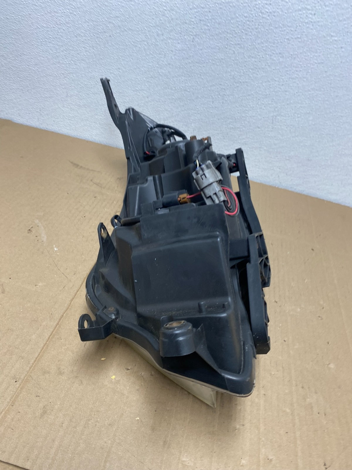2009 - 2013 Subaru Forester Right Passenger Side Halogen Headlight OEM AB8180 DW9