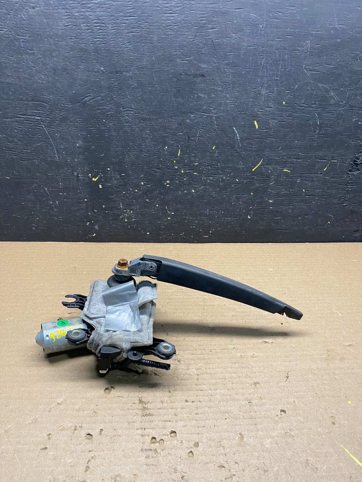 2013-2016 Nissan Pathfinder Back Door Rear Wiper Motor Wiper Blade S2826 DG4