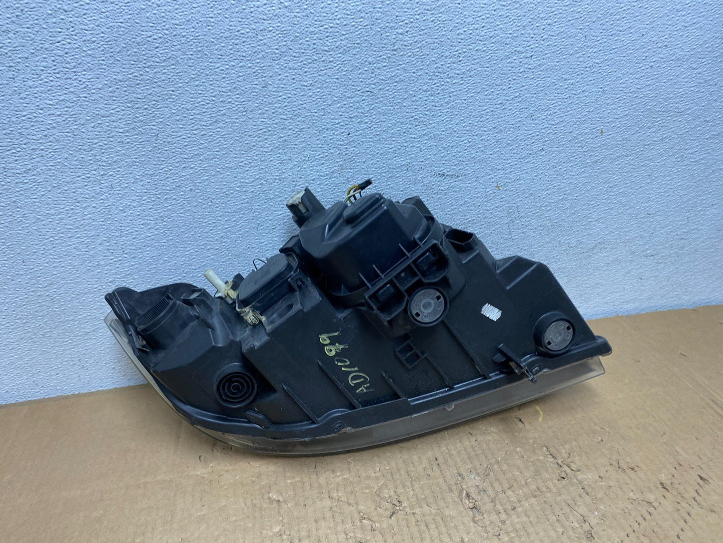2009-2011 Bmw 3 Series 328i 4/D Sedan Left Driver Headlight Halogen AD1099 DW6