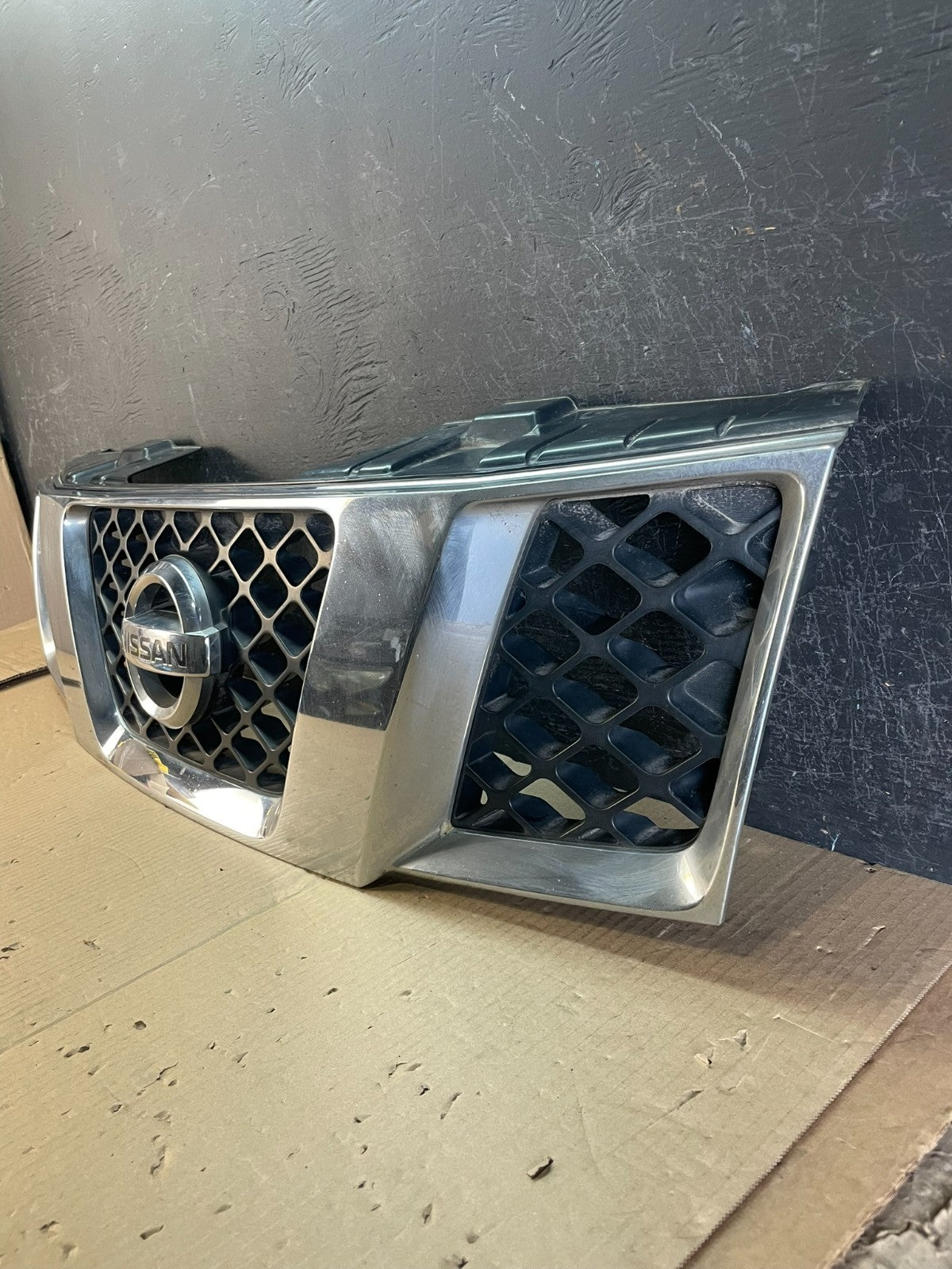 2005 2006 2007 Nissan Pathfinder Chrome Front Upper Grill Grille AE3729 DG1