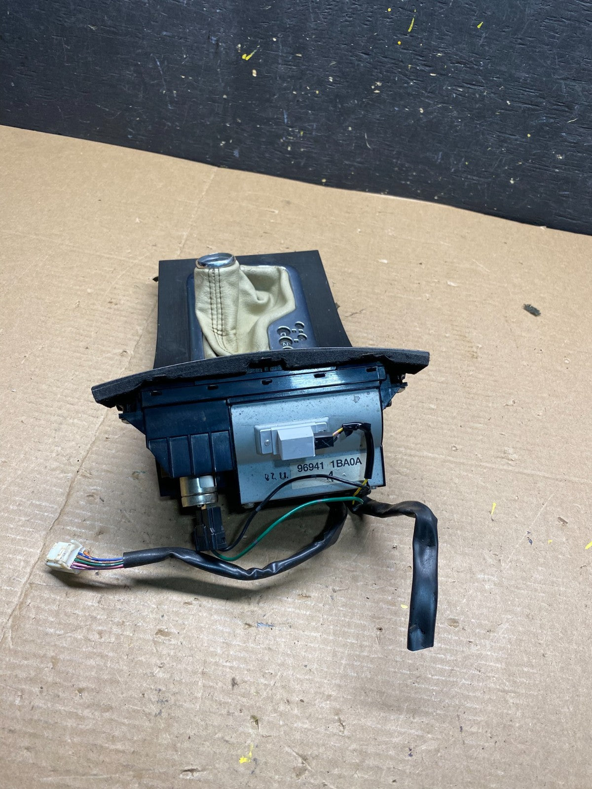 2011 to 2019 Infiniti M37 M56 Dash Center Console Storage Shifter Floor Q9593 DG5