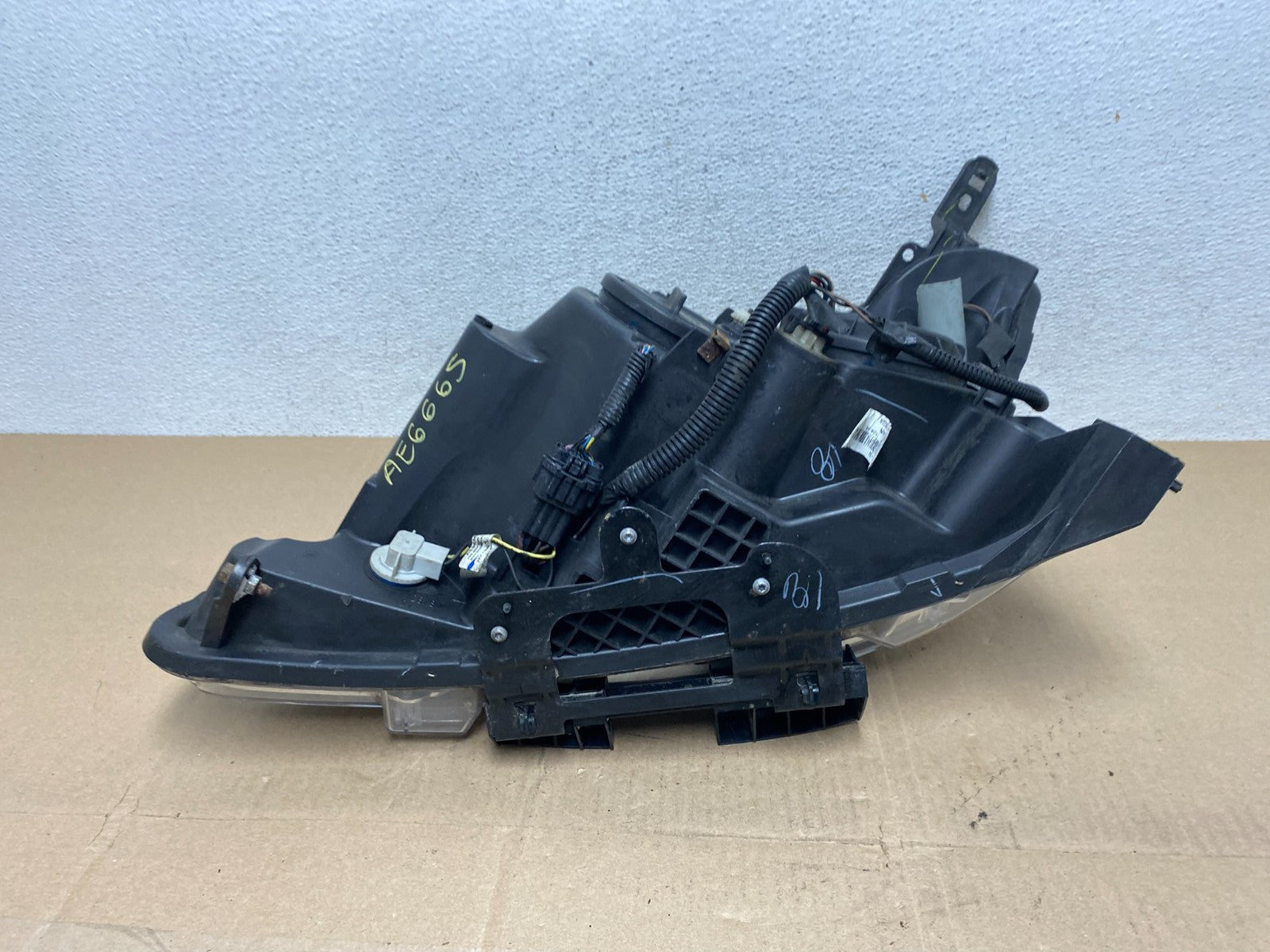 2013 - 2015 Nissan Sentra W/LED Halogen Right Passenger Headlight AE6665 DW7