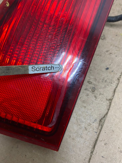 2003-2006 Lincoln Navigator Right Passenger RH Inner Tail Light OEM P6653 DW4