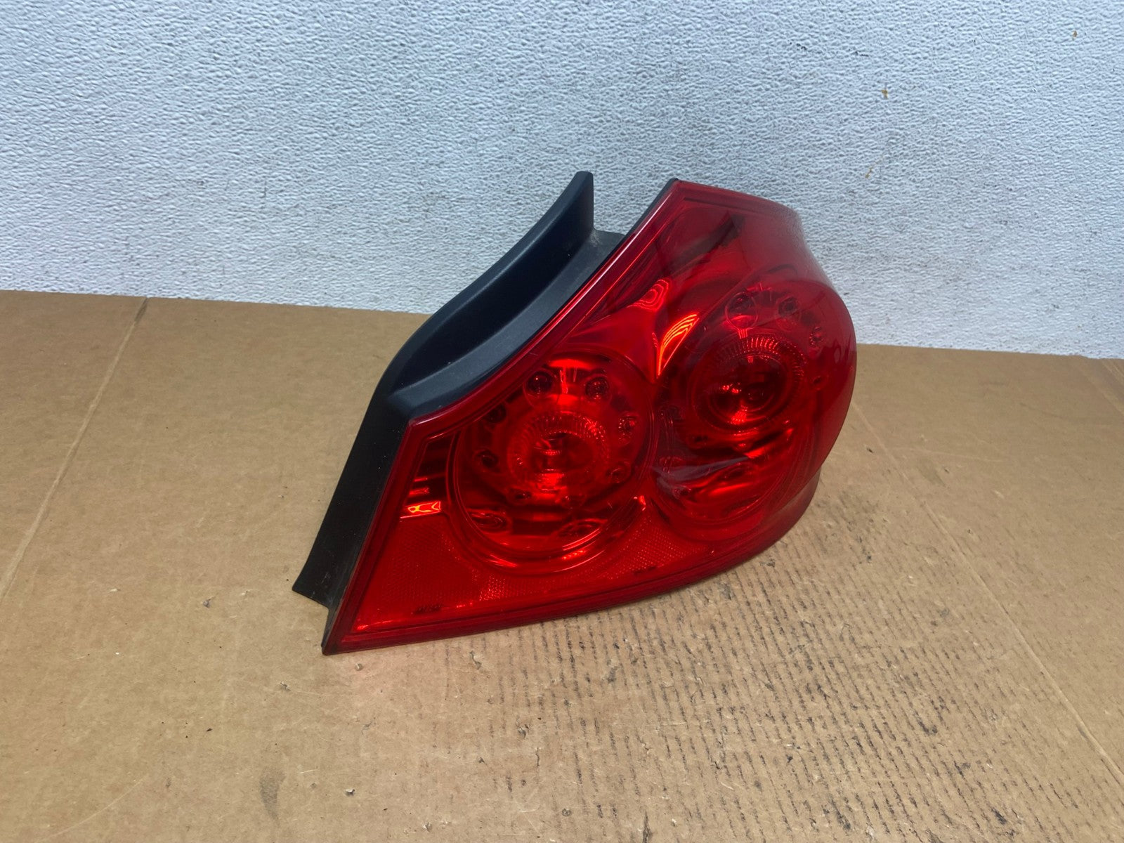 2007 to 2013 Infiniti G35 G37 Sedan Right Passenger Rh Tail Light AE0443 LK2