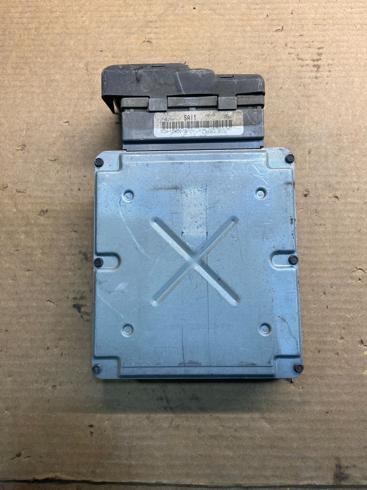 2002 Ford E-Series Van 4.2L Engine Control Module 3c2a-12a650-sb aa0647 DG0