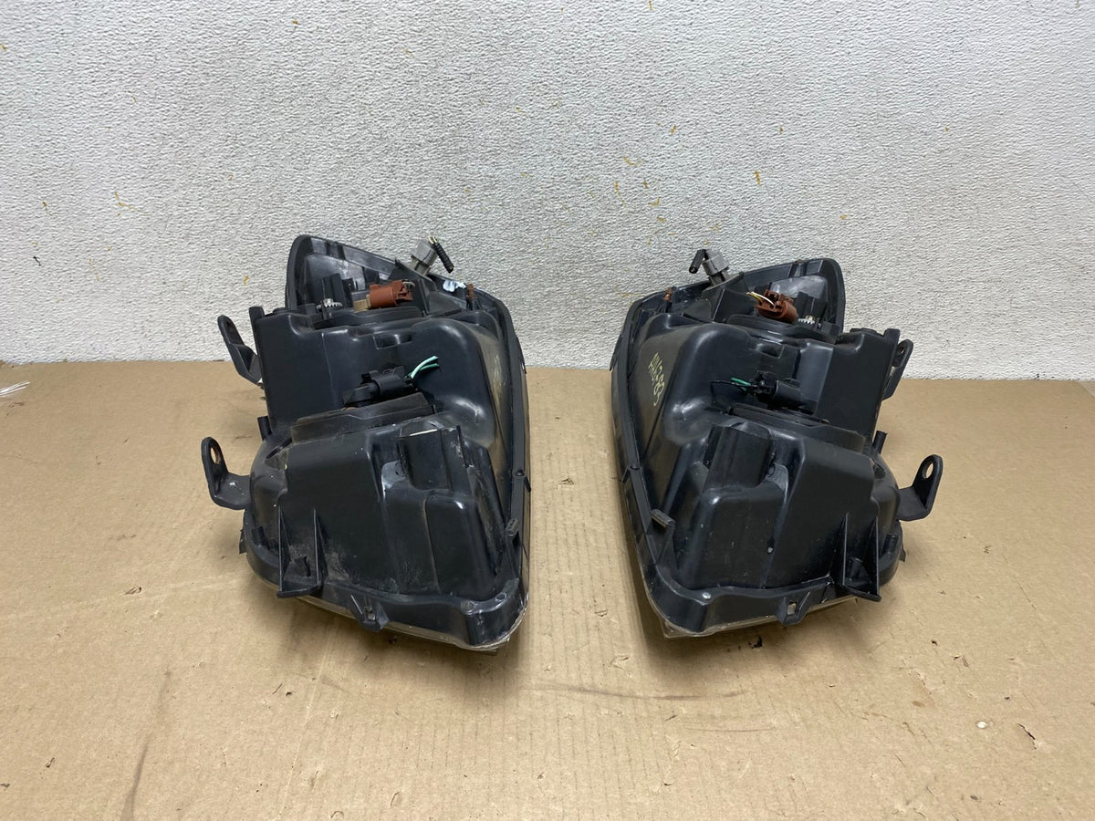 2004 2005 2006 Toyota Highlander Headlights Left+Right Side AH6783 DW8