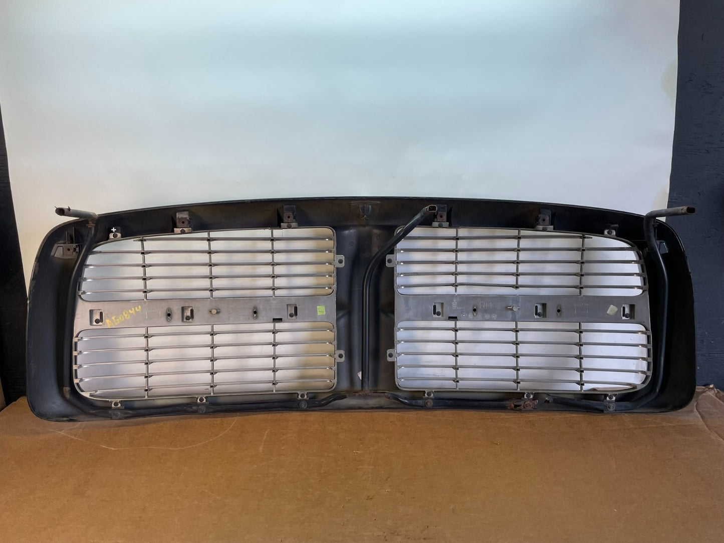 2002 2003 2004 2005 Dodge Ram 1500  Upper Front Grill Grille AG0844 DG3