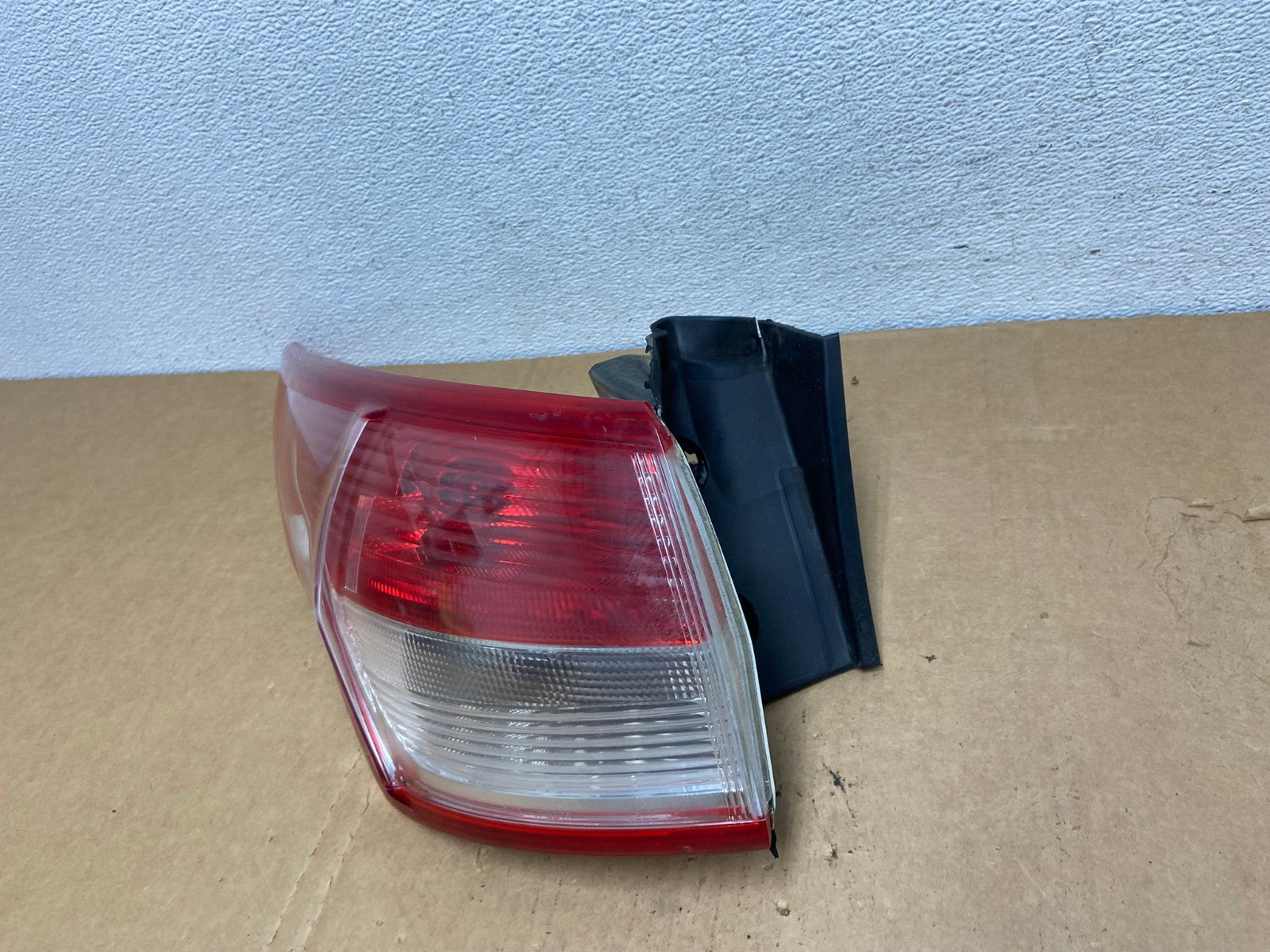 2013 to 2016 Ford Escape Left Driver LH Side Tail Light AC8433 LK1