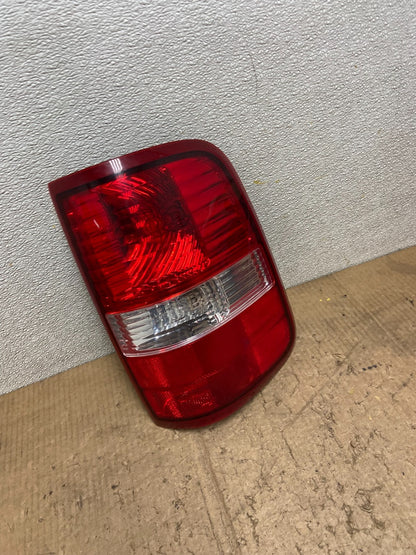 2004 to 2008 Ford F150 F-150 Right Passenger RH Side Tail Light Oem AA8387 LK2