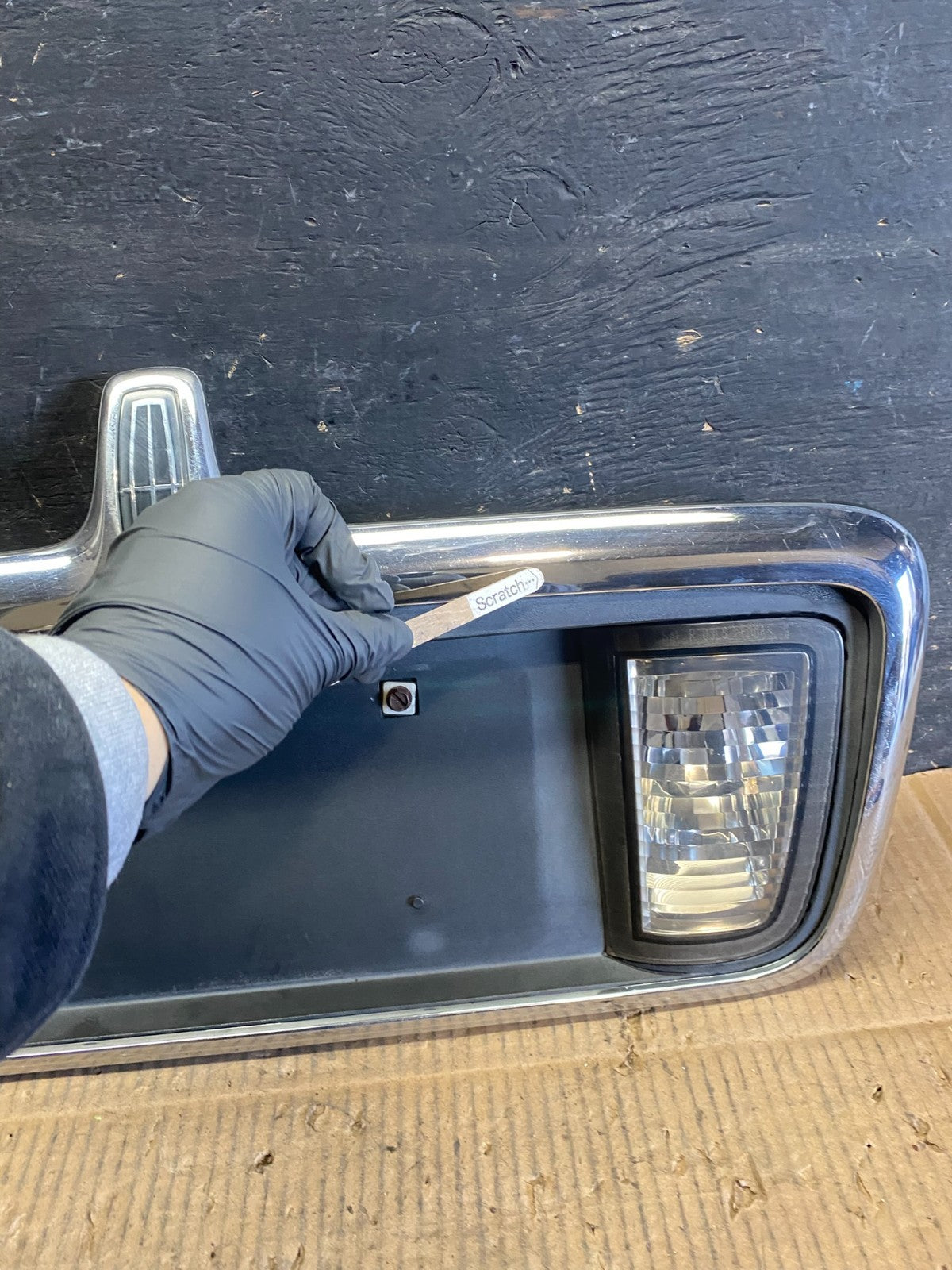 2003- 2006 Lincoln LS Rear Finish Panel Trunk Panel Chrome T6849 DG4