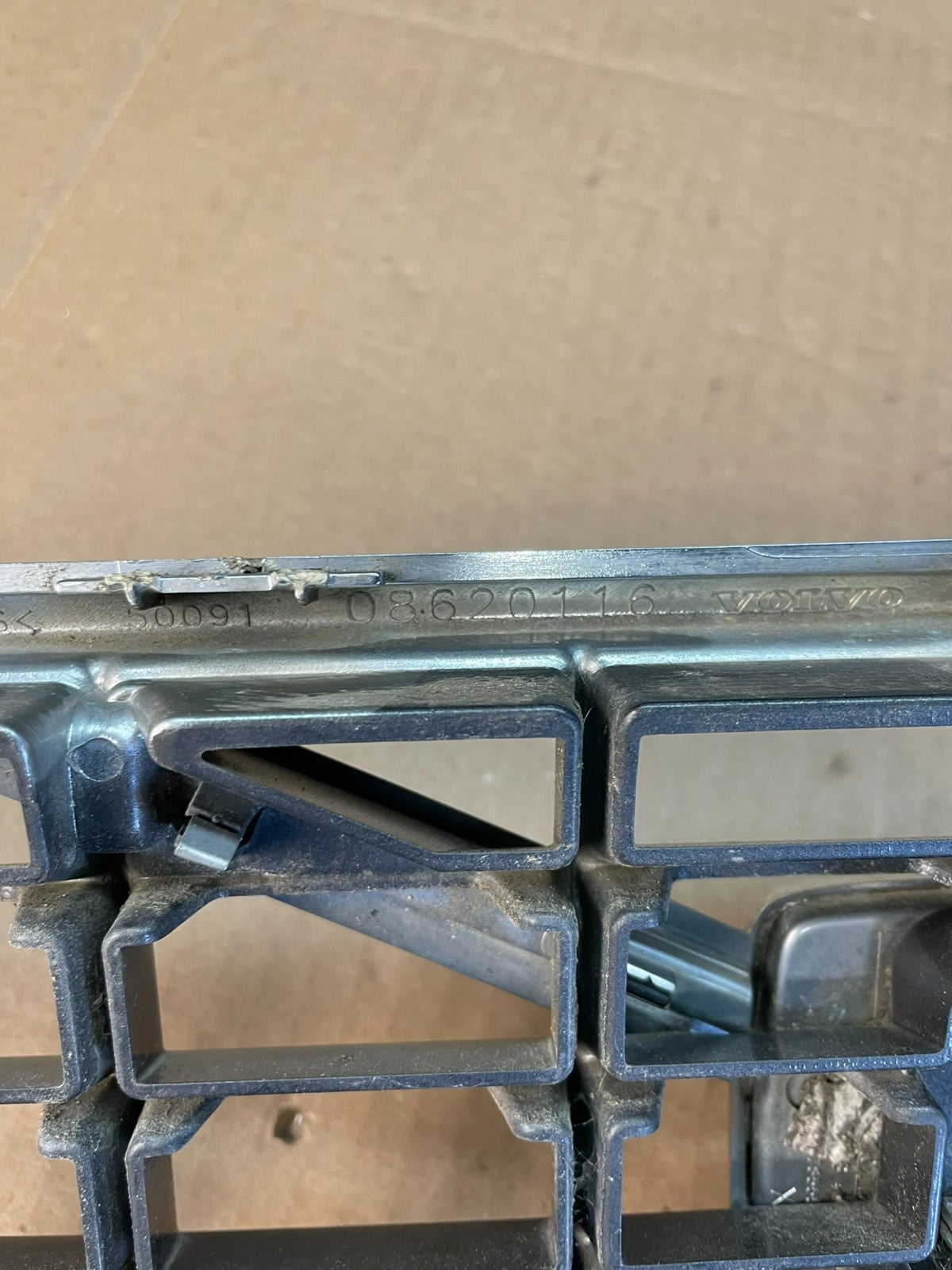 2005 2006 2007 Volvo S40 Front Upper Grille Grill 08620116 OEM AC2241 DG4
