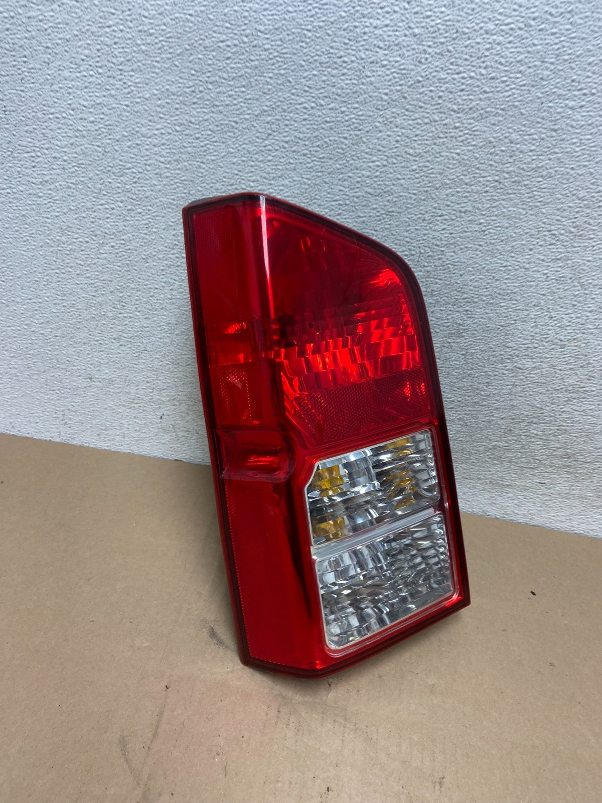 2005 to 2012 Nissan Pathfinder Tail light Left Driver Lh Side AG6610 DW2