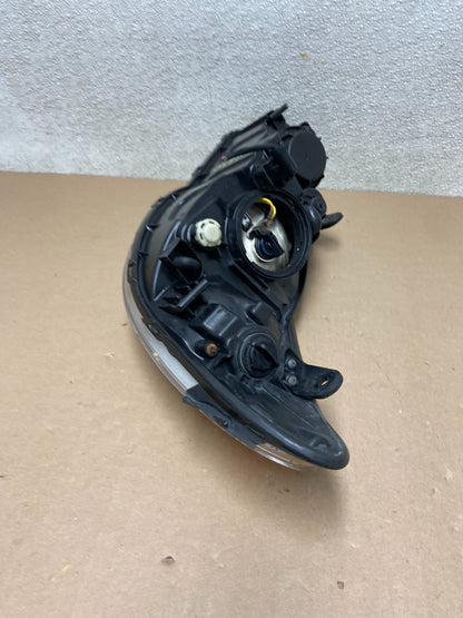 2007 2008 2009 2010 Hyundai Elantra Right Passenger Side Headlight OEM AB4990 DW5