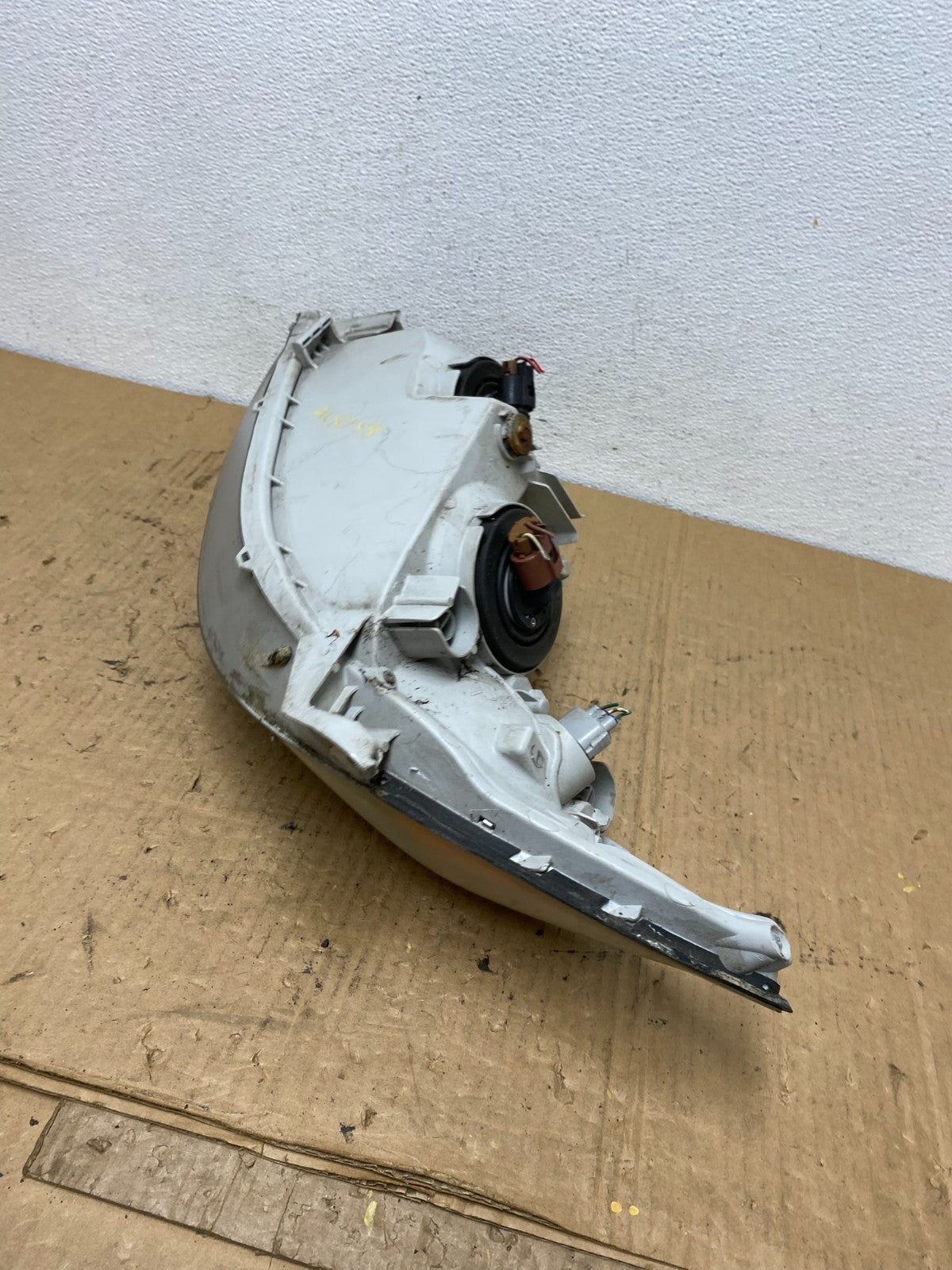 2002 to 2004 Toyota Camry Halogen Headlight Right Passenger Rh AC8158 DW5