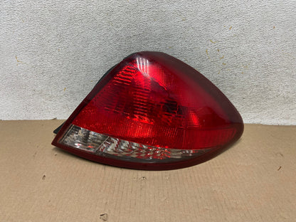 2004 2005 2006 2007 Ford Taurus Right Passenger Side Tail Light AH5709 LK0