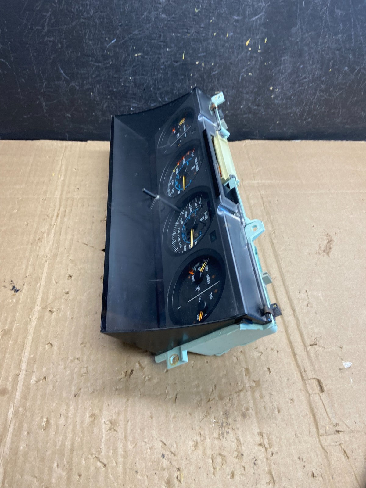 1984-1990 Oldsmobile Cutlass Ciera Dash Speedometer Instrument Cluster AE17811