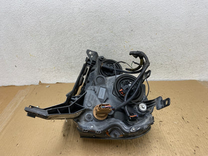 2005 to 2007 Ford Five Hundred Halogen Right Passenger Side Headlight AH2943 DW9