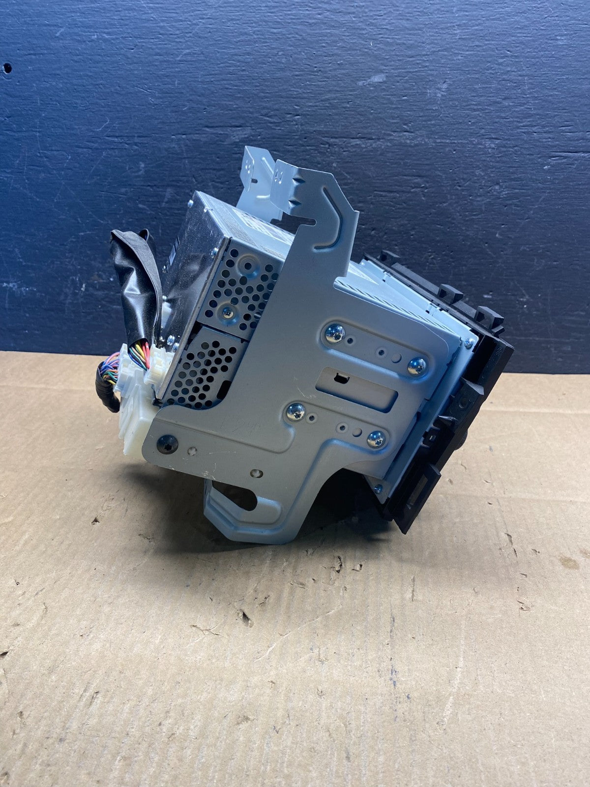 2009-2010 Nissan Murano AM FM Radio 6 CD Control Panel ad1592 DG2