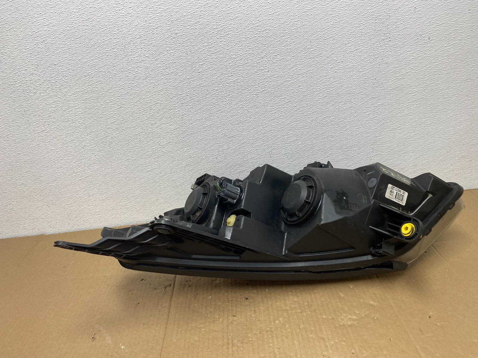 2013-2017 Chevrolet Traverse Right Passenger Side Halogen Headlight AB8182 DW6