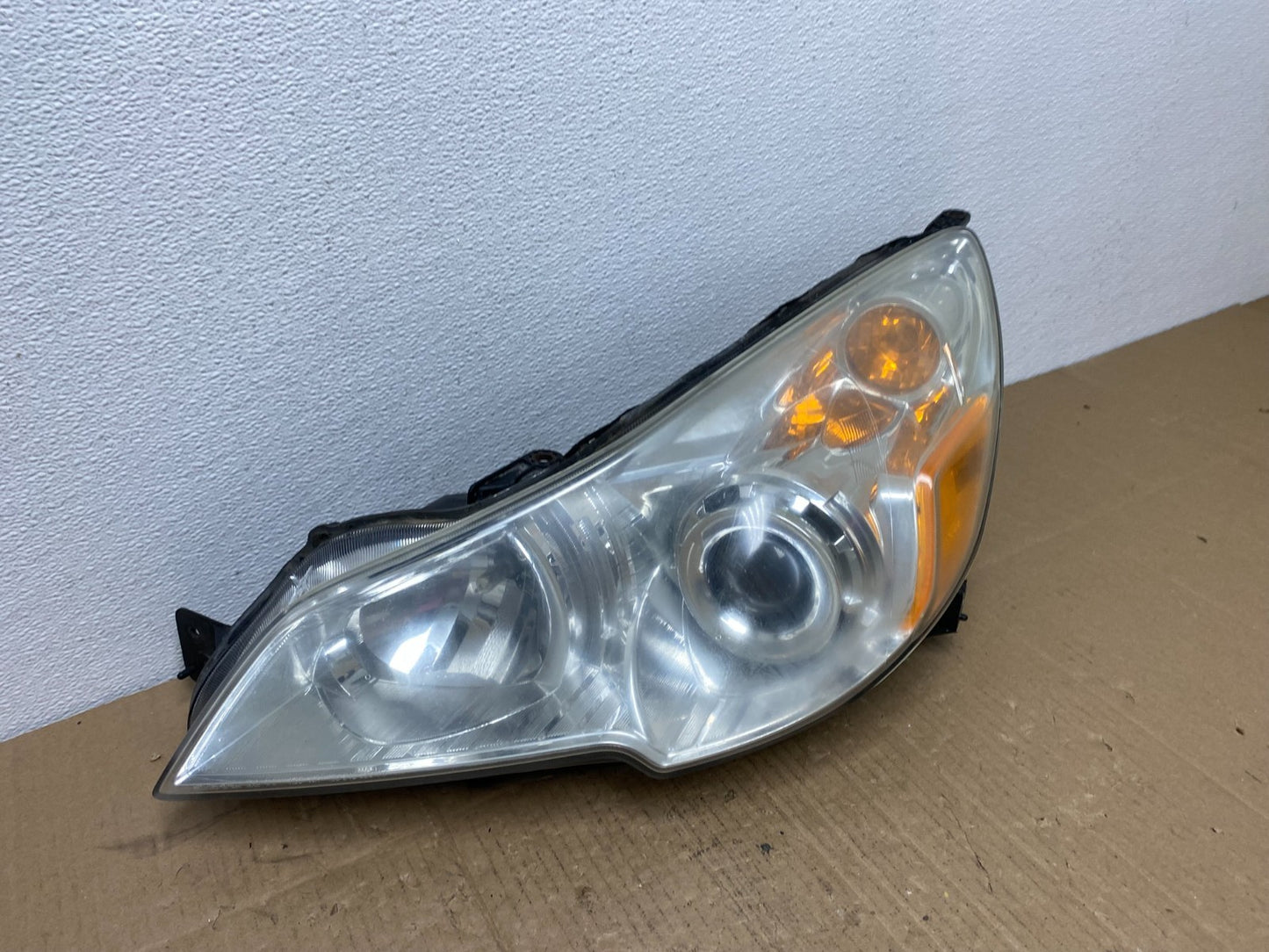 2010 2011 2012 Subaru Legacy Outback Left Driver Halogen Headlight AB8209 DW2