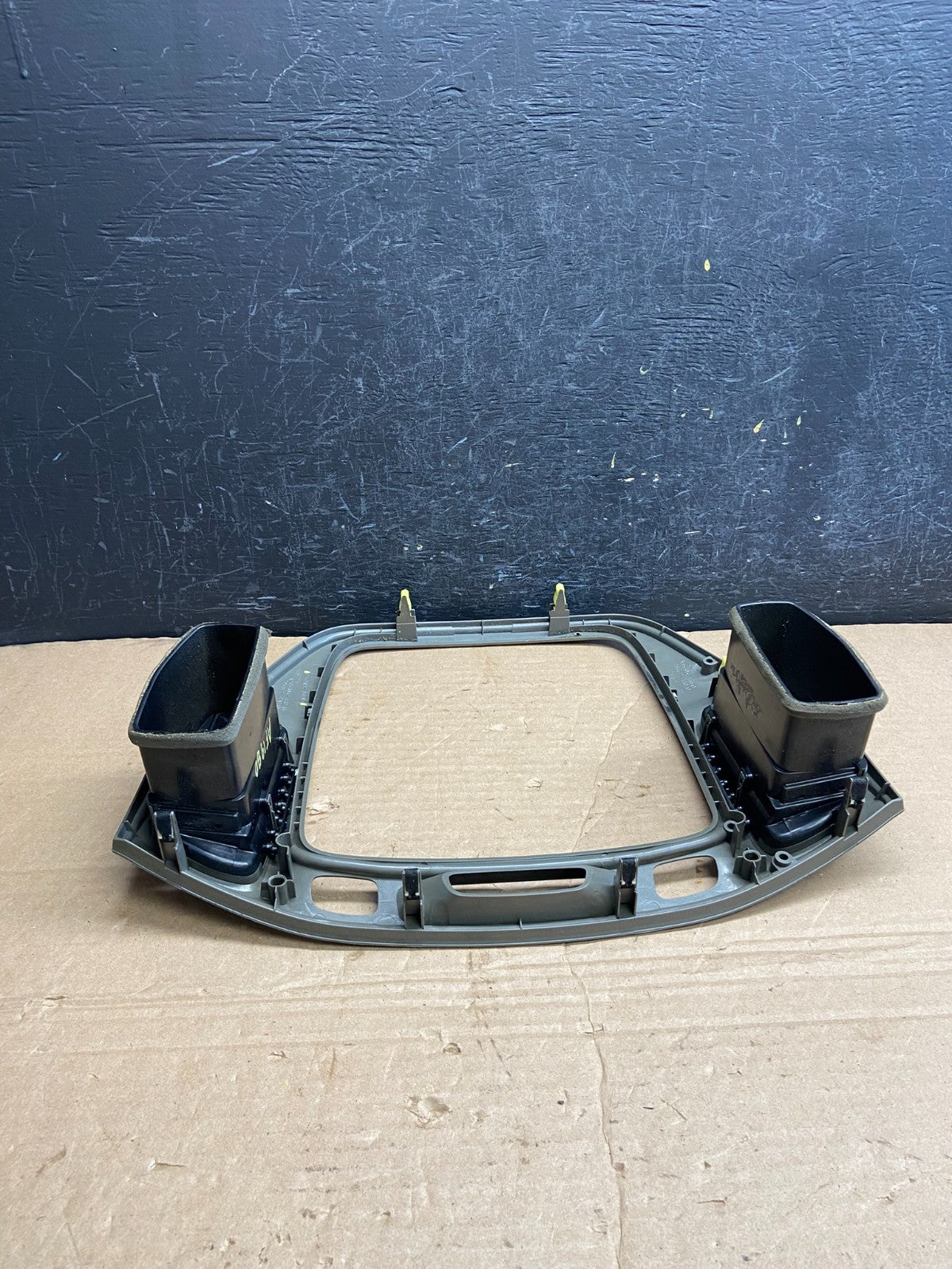 2001-2007 Toyota Highlander Radio Climate Dash Trim Bezel Air Vent af1980 DG4