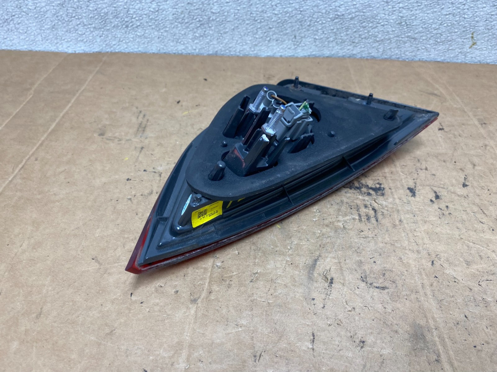 2015 to 2017 Chrysler 200 Sedan Right Passenger Inner Tail Light T2406 DW5