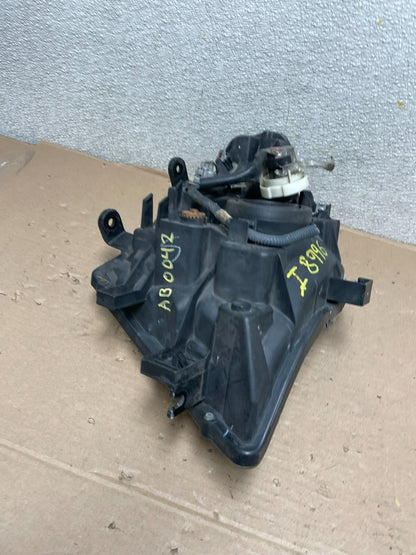 2005 to 2007 Nissan Pathfinder Halogen Headlight Right Passenger Oem AB0042 DW8