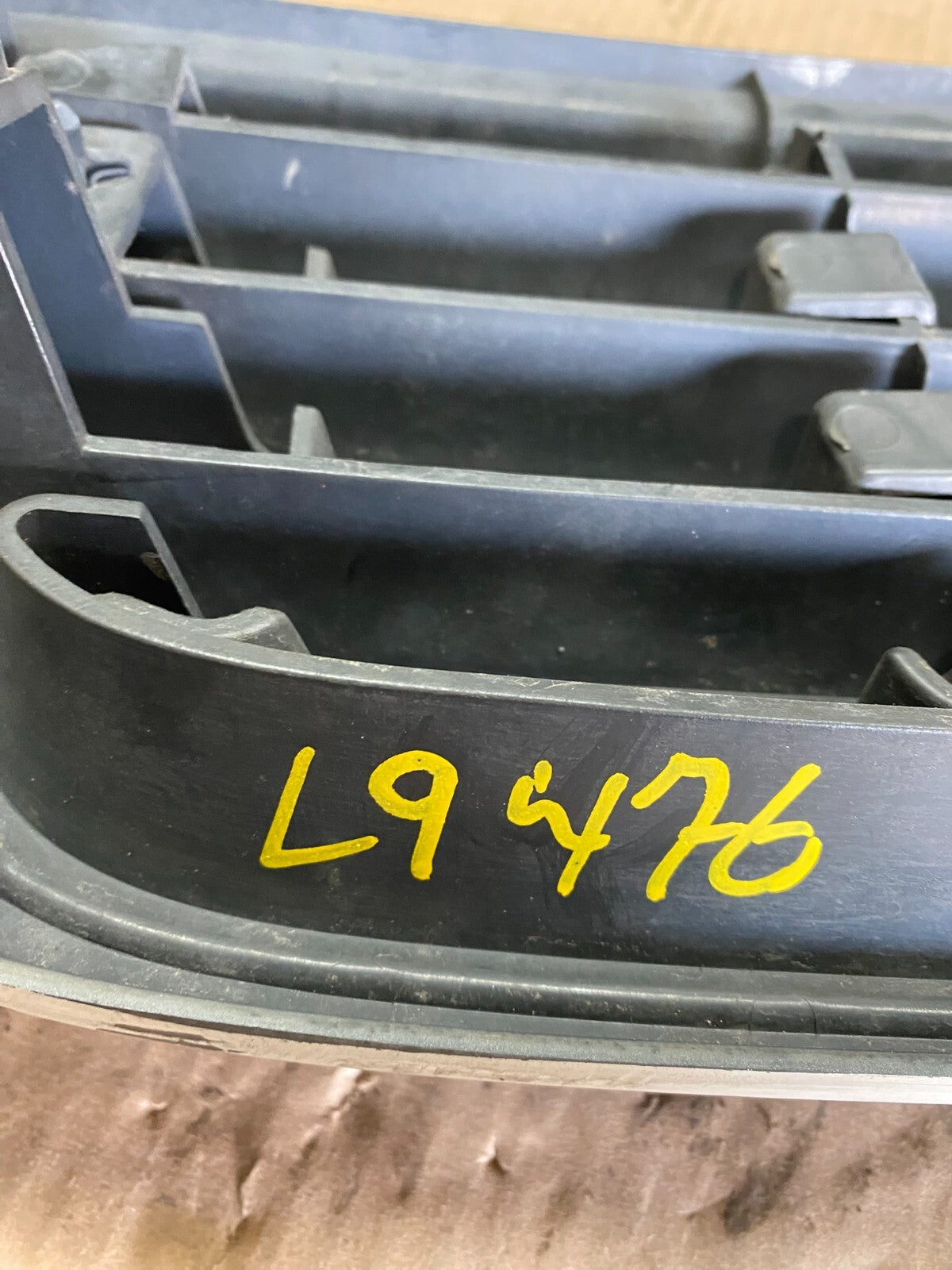 1996 to 1997 Mazda MPV Front Grill Grille L947617