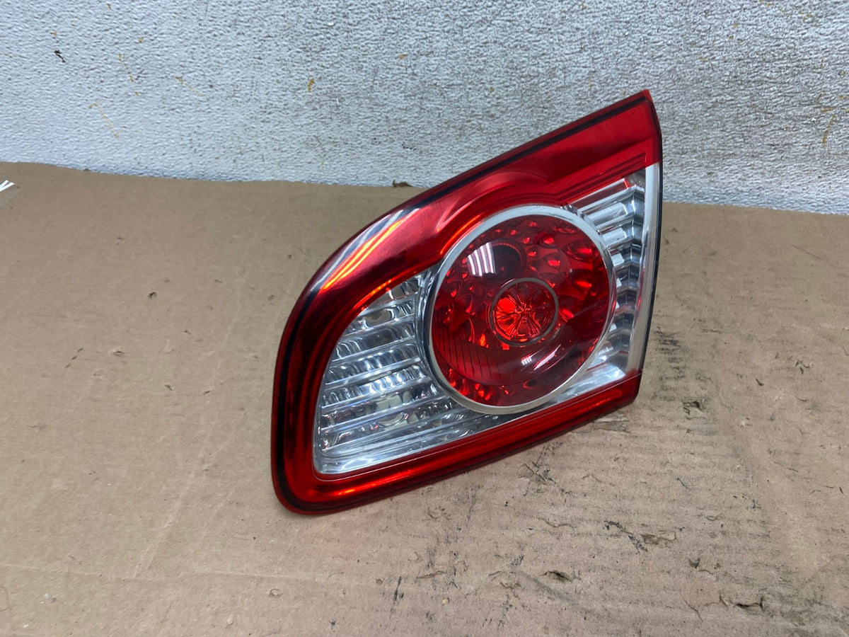 2010 2011 2012 Hyundai Santa Fe Right Passenger RH Tail Light Inner AI09792