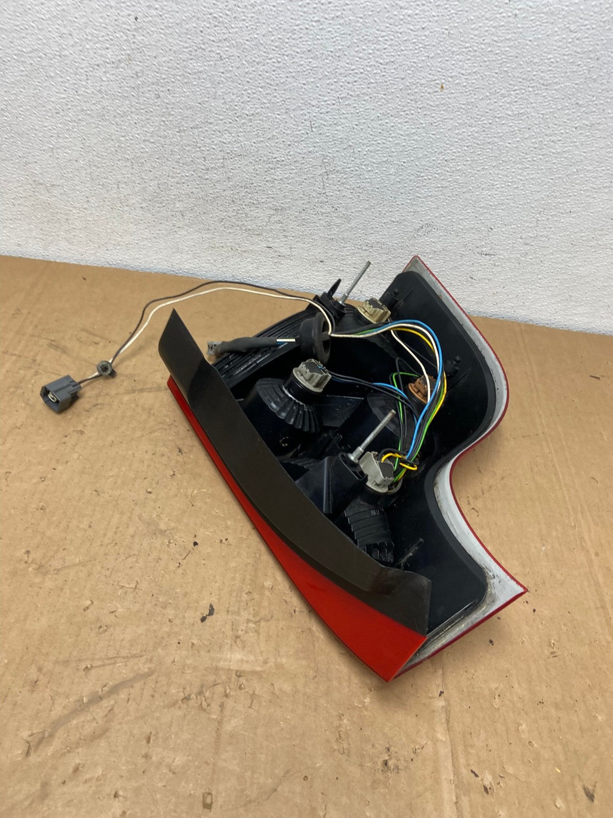 2003 2004 2005 2006 Volvo XC90 Right Passenger RH Lower Tail Light AD1189 LK5