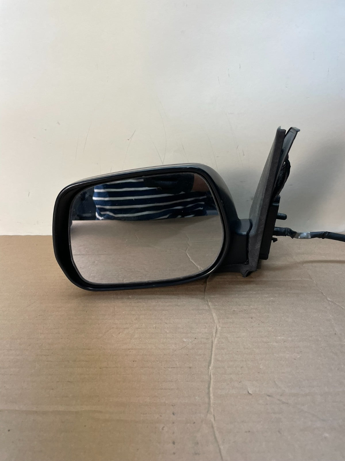2004 to 2005 Toyota RAV4 Left Driver LH Side View Door Mirror AI0399 DG8