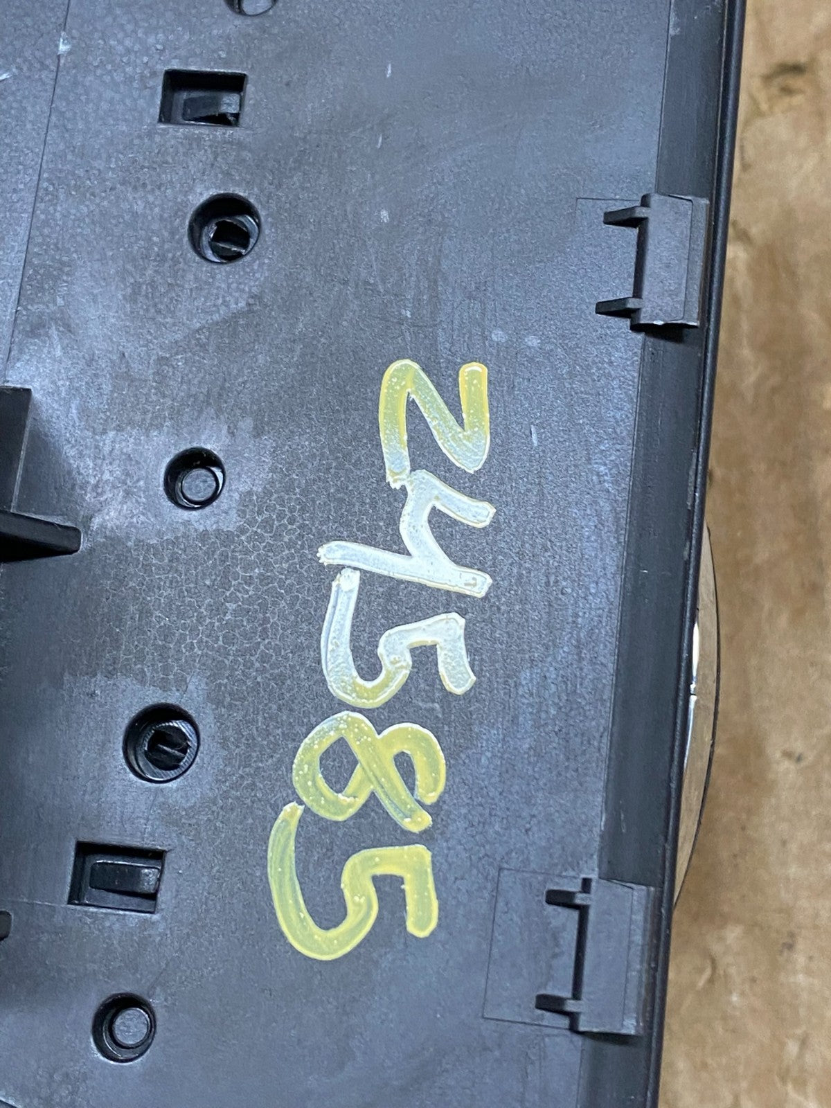2013 to 2016 Ford Fusion Center Dash Air Vents DS73-19K617-A OEM Z4585 DG6