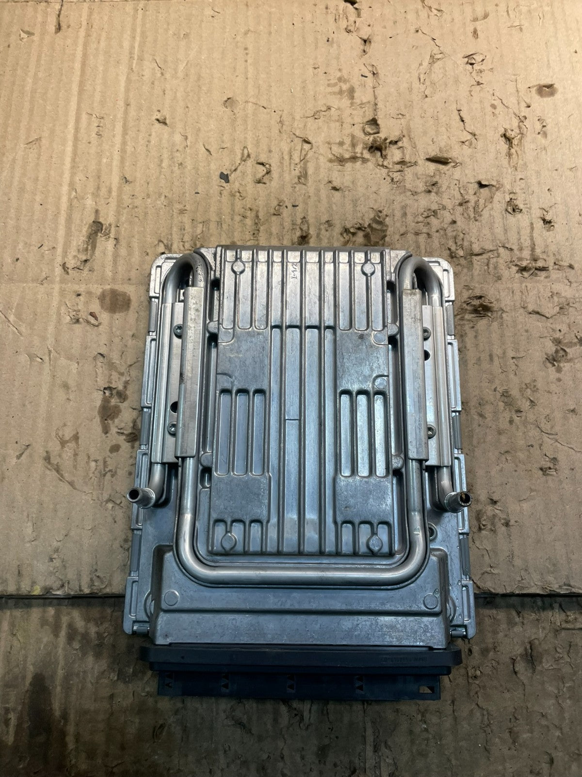 2011 to 2013 Bmw 550i 750i Engine Computer ECU Control Module ECM OEM X8340 DG2