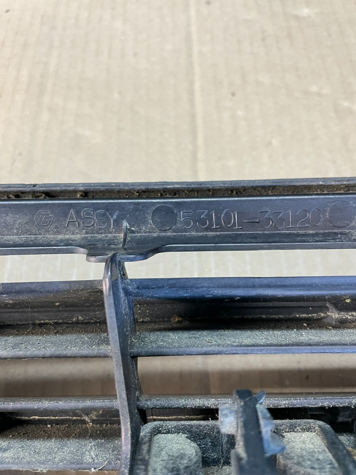 2002 to 2003 Lexus ES300 Front Upper Grill Grille AC1986 DG4