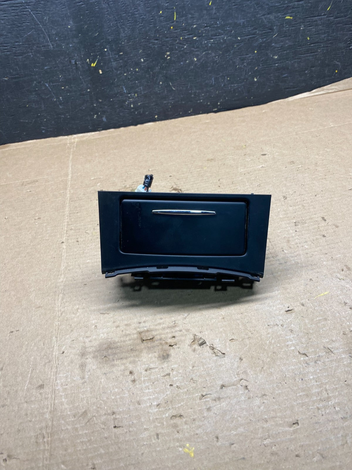 2011 to 2019 Infiniti M37 M56 Dashboard Center Console Storage R2754 DG0