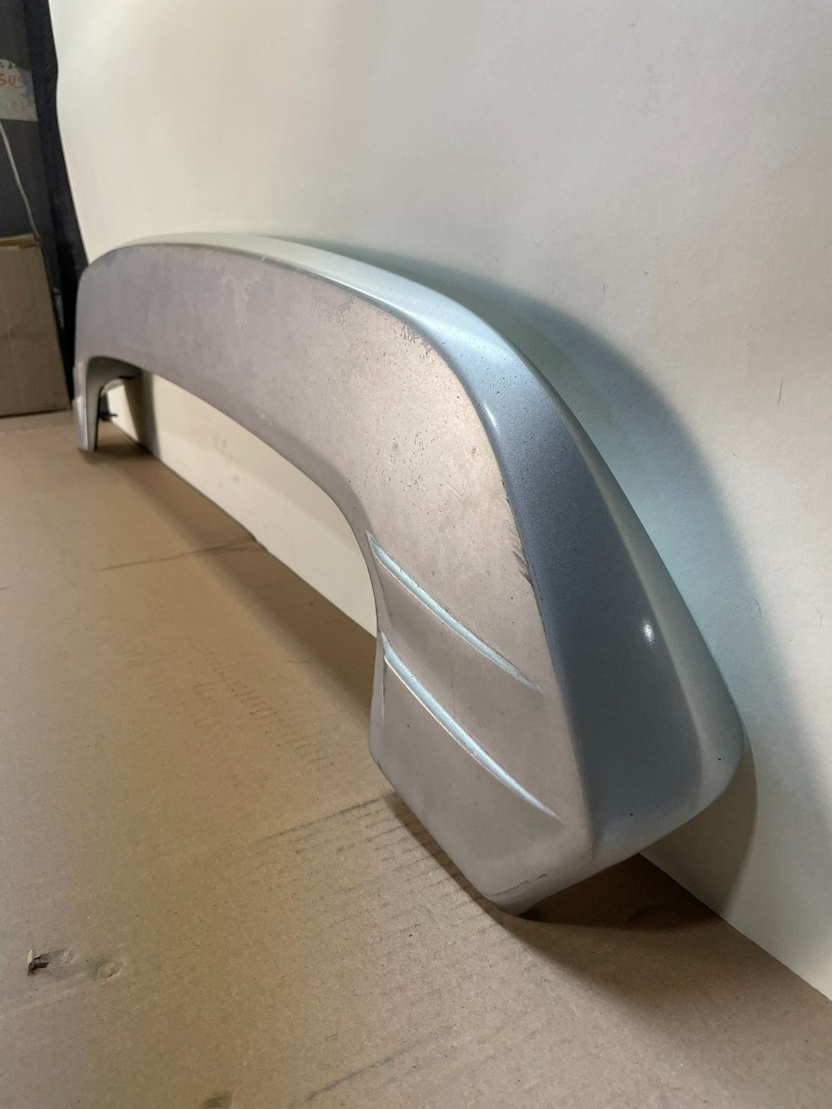 2001 2005 Toyota RAV4 Rear Upper Liftgate Spoiler Hatch 3rd Brake Light AJ06711