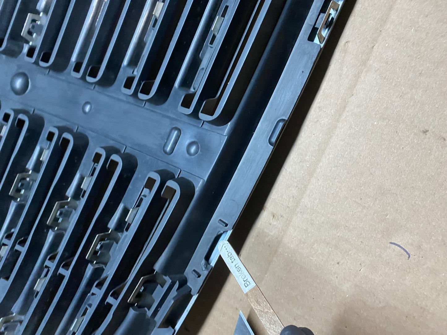 2009 to 2011 Freightliner Sprinter Front Upper Chrome Grill Grille W5930 DG11