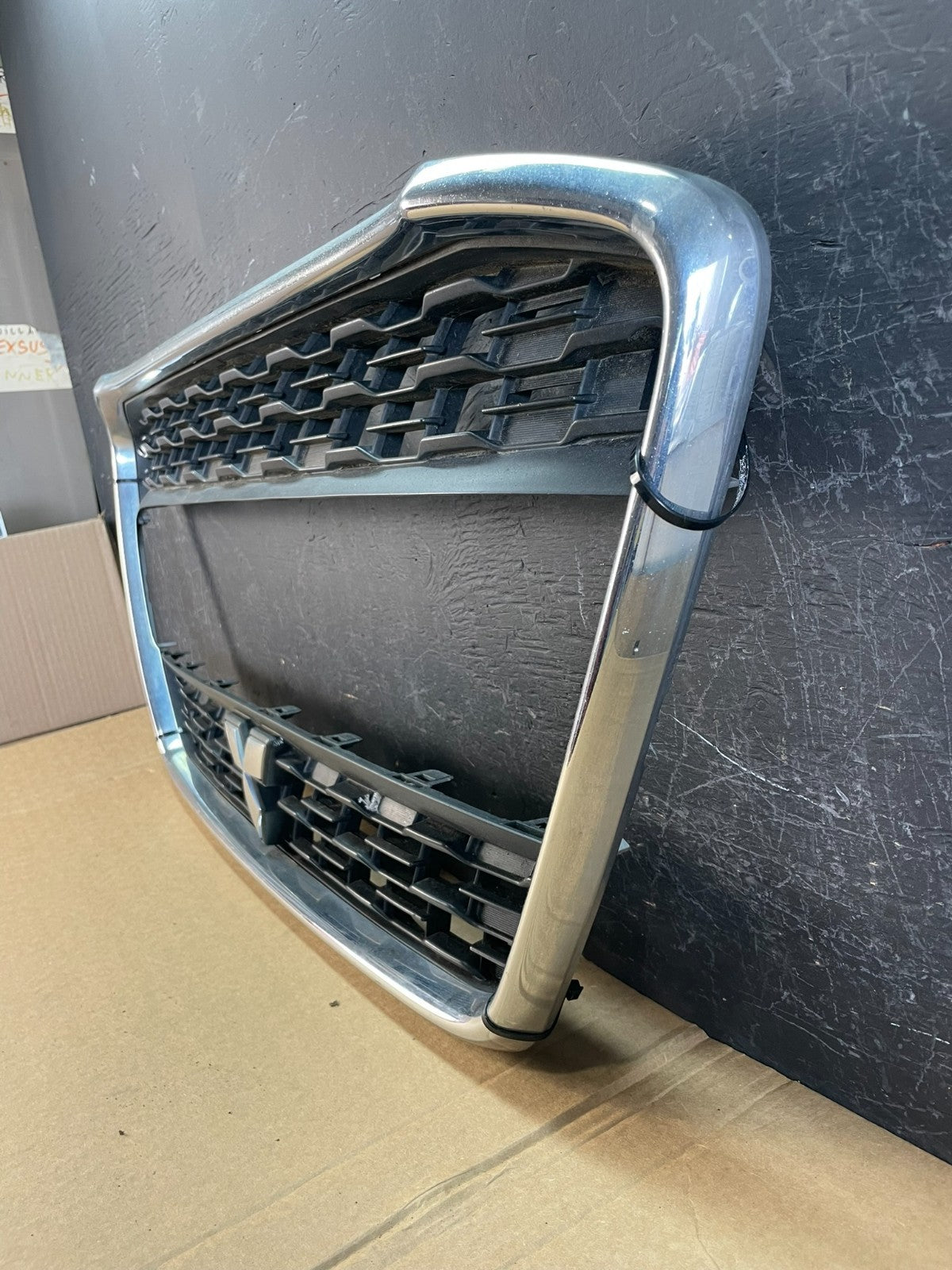 2013 to 2015 Mitsubishi Outlander Sport 6402A332 Front Bumper Grille AC99311