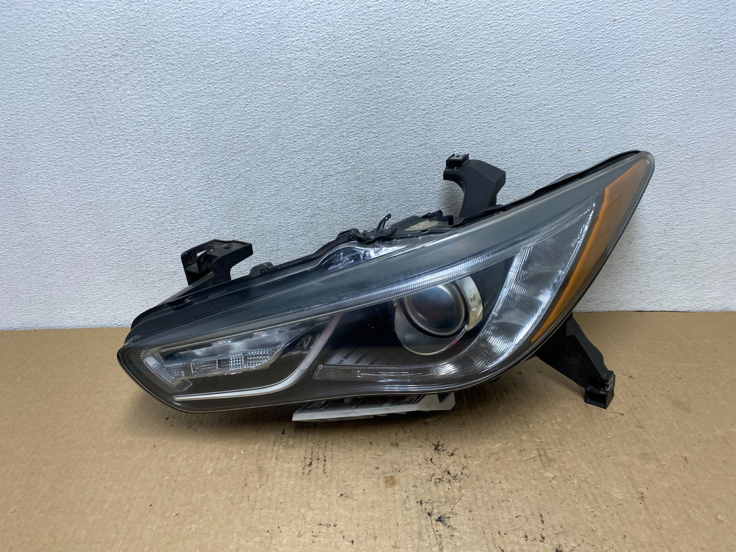 2016 - 2018 Infiniti QX60 Left Driver LH Side Xenon HID Headlight AG2402 DG0