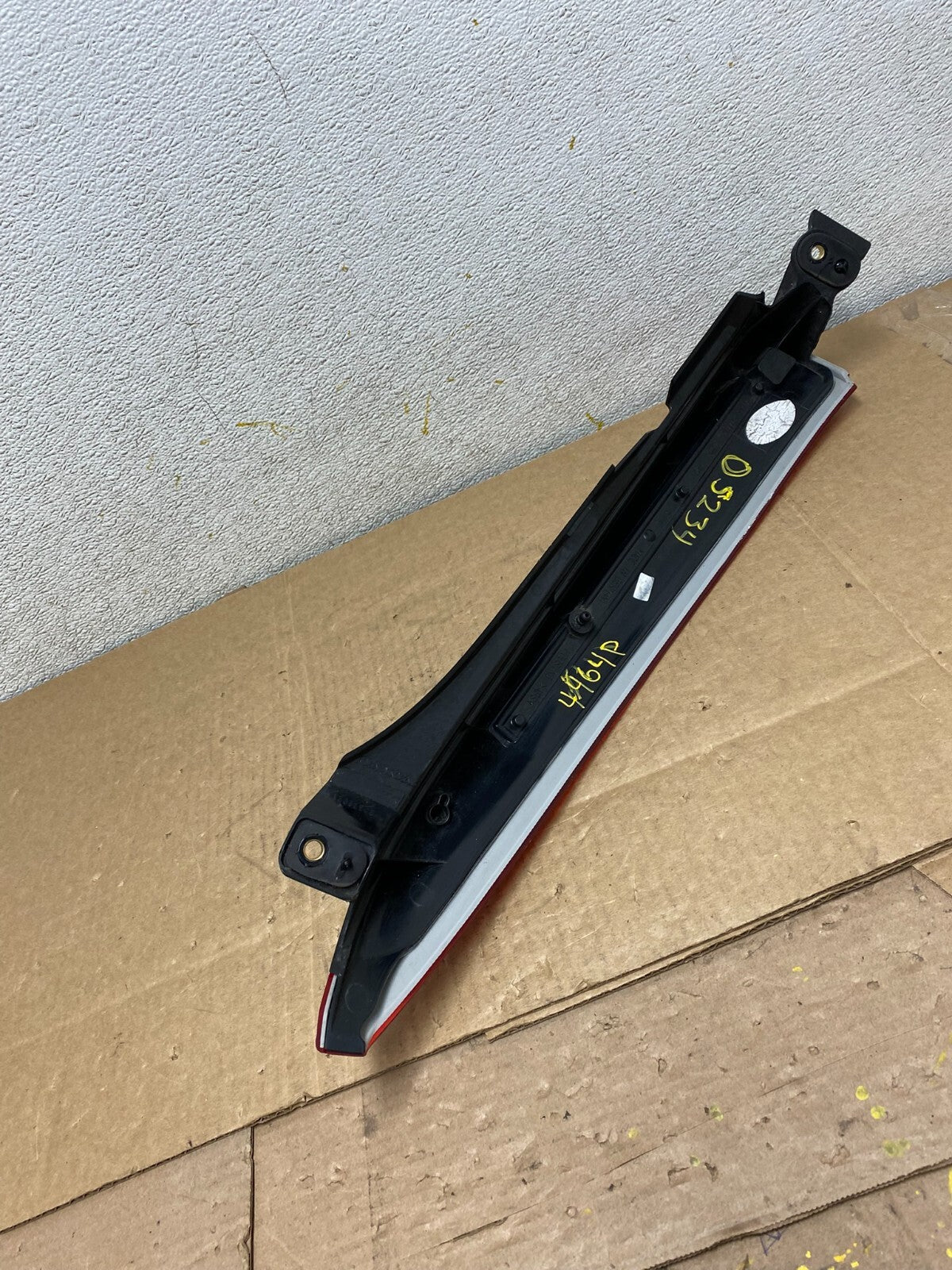 2003 to 2006 Volvo XC90 Right Passenger Side Upper Tail Light OEM O5234 DW9