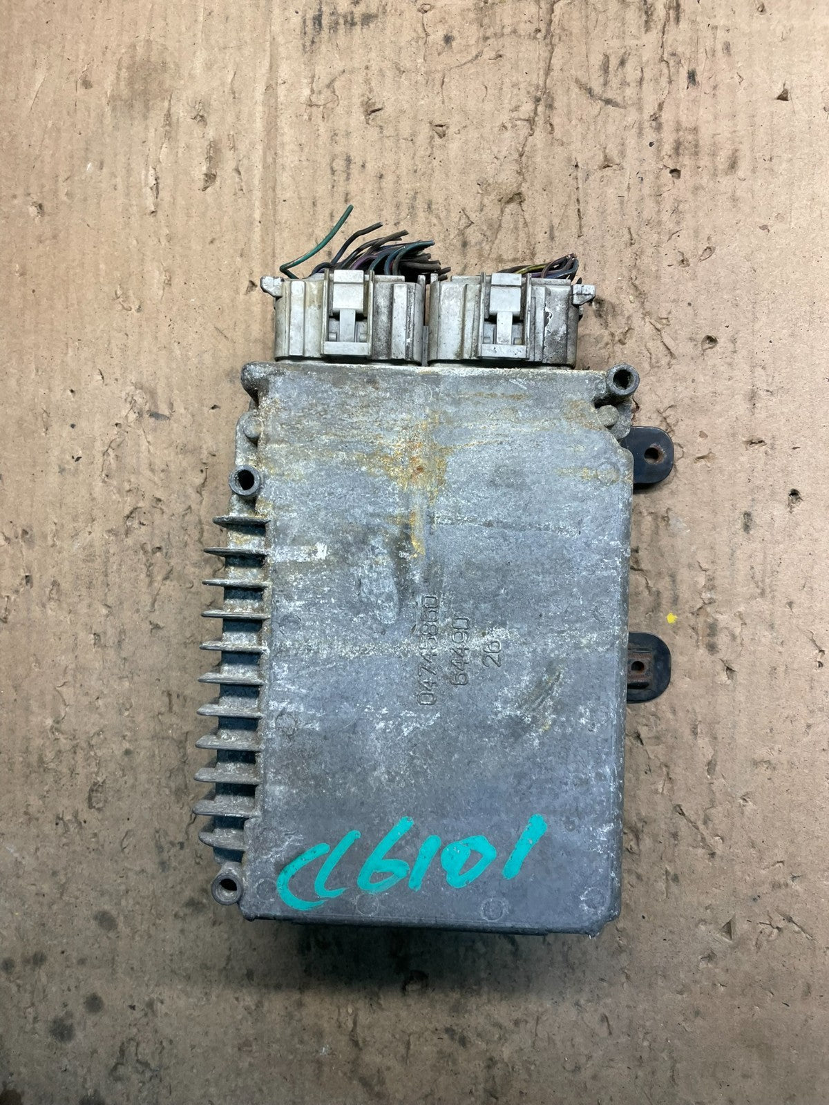 2001 Dodge Caravan Engine Computer Control ECM ECU p04727040aa T7057 DG0