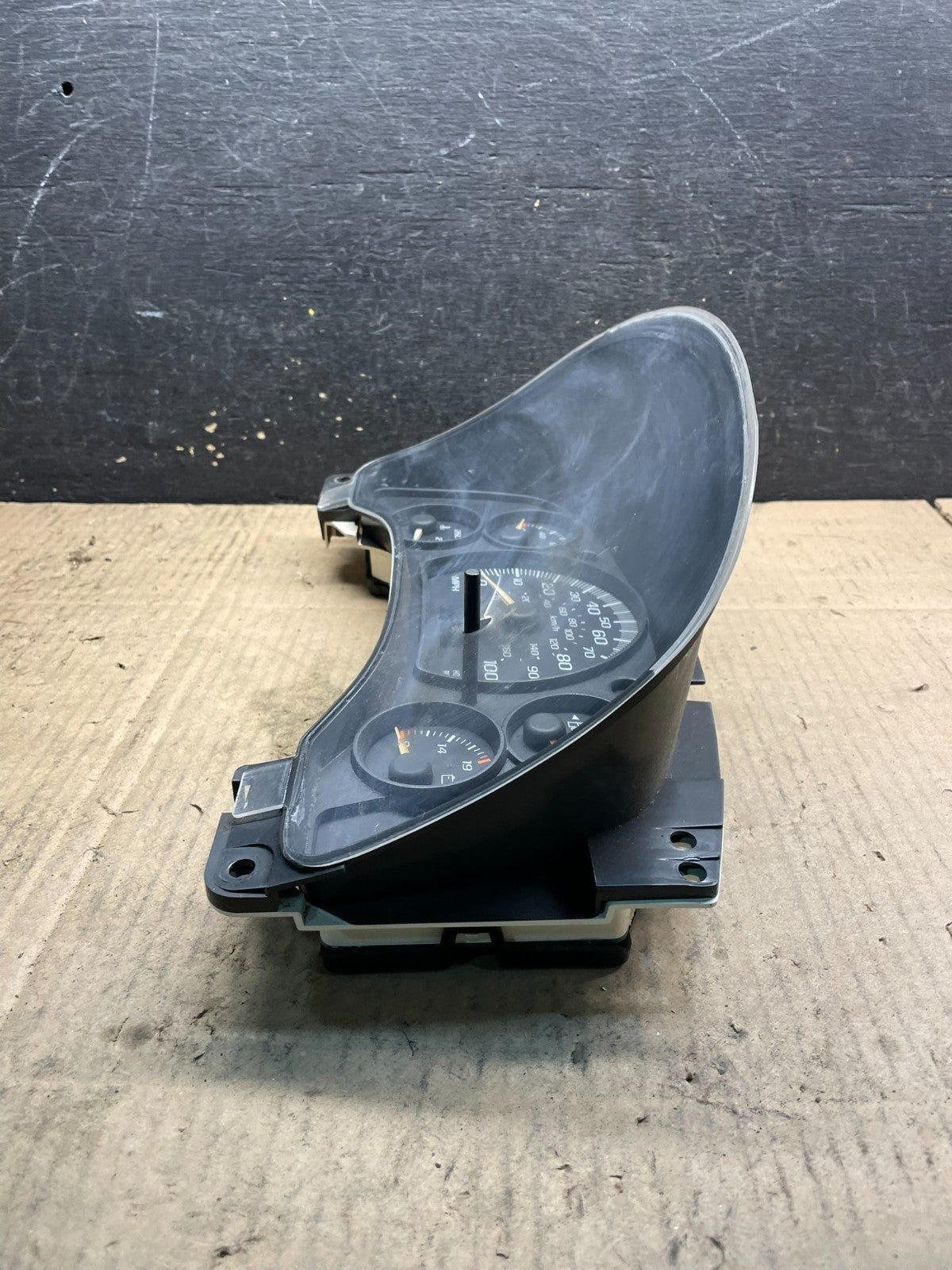 2004 to 2007 Chevrolet Express Speedometer Cluster Gauge OEM W7187 DG4