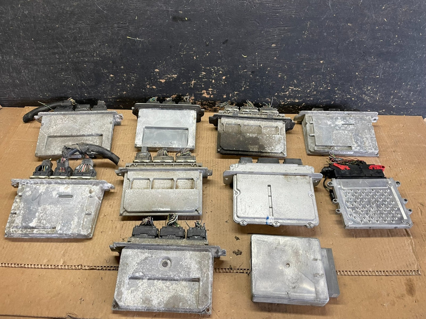 Mix of 10 Ford ECM Engine Computer Module AA61761