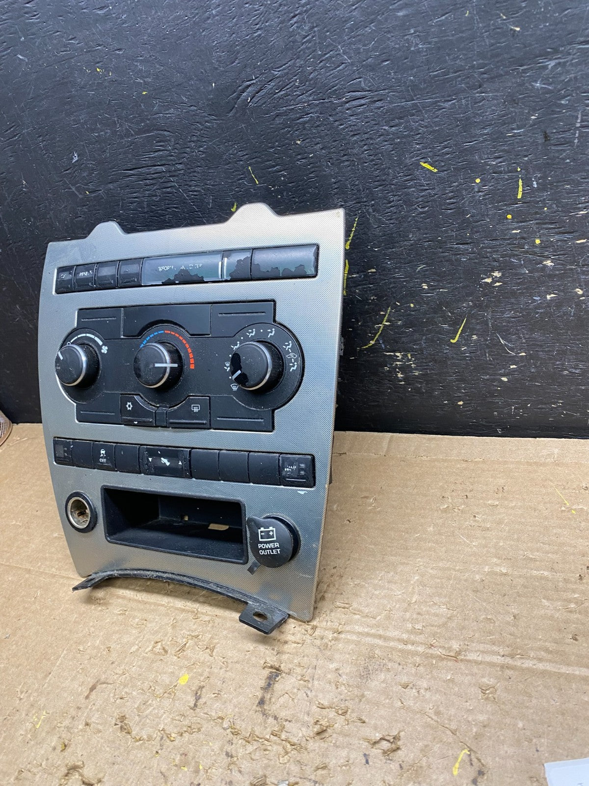2005 2006 2007 Jeep Commander Grand Cherokee A/C Climate Control Bezel X1410 DG4