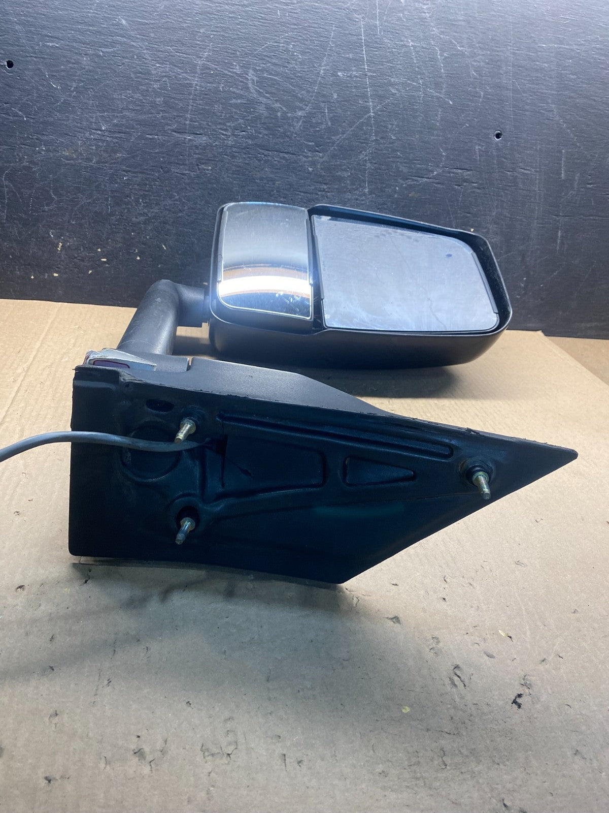 2003 to 2017 Chevrolet Express G2500 G3500 Left Side Door View Mirror AH33824