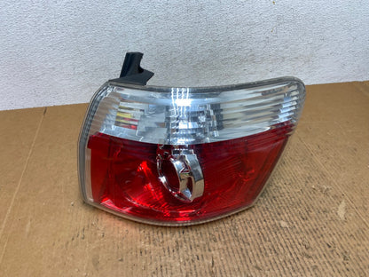 2007 to 2012 GMC Acadia Halogen Tail Light Right Passenger RH Side AE1505 LK0